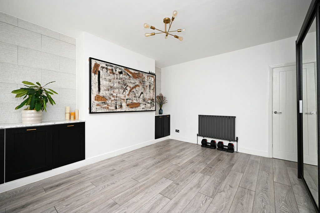 Raisen Hall Road Longley
